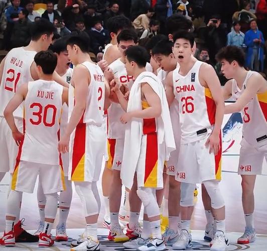 日本vs中国男篮阵容的相关图片